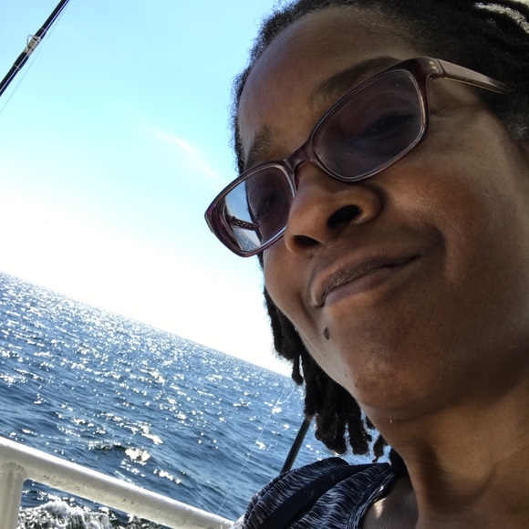 Meet Your Posher, Debra 😎 - Picture 3 of 7